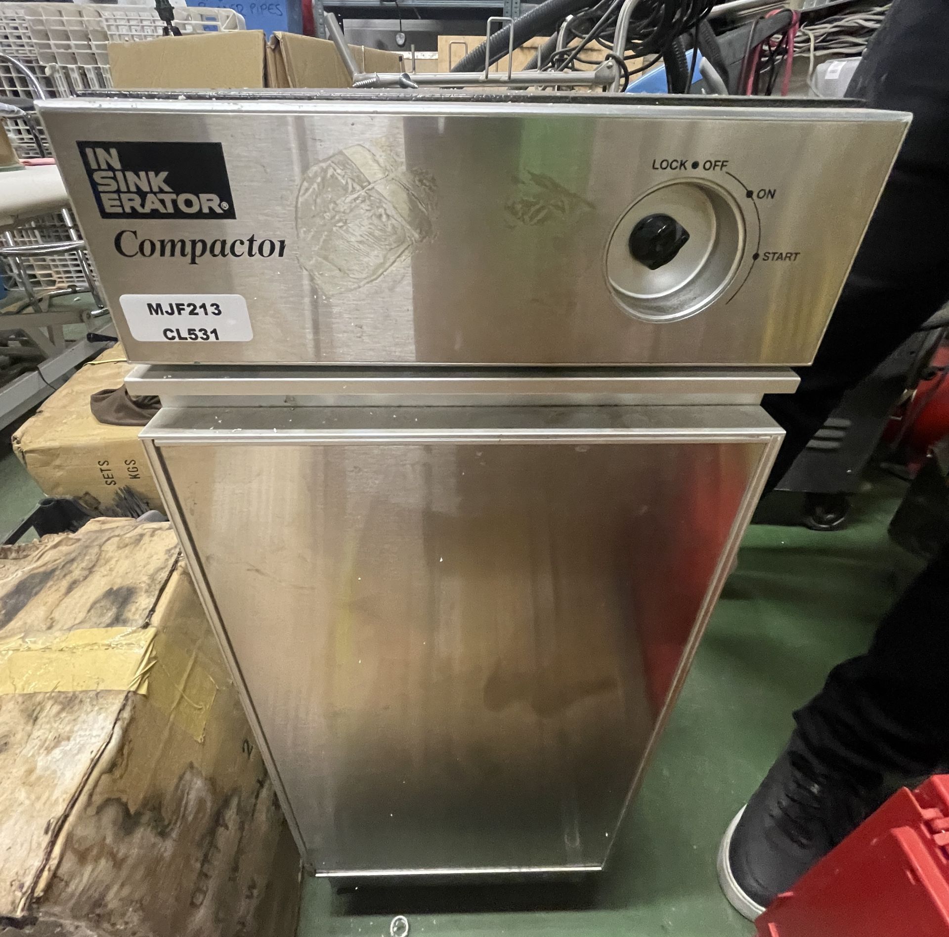 1 x Insinkerator Kitchen Trash Compactor CL900 Ref MJF213