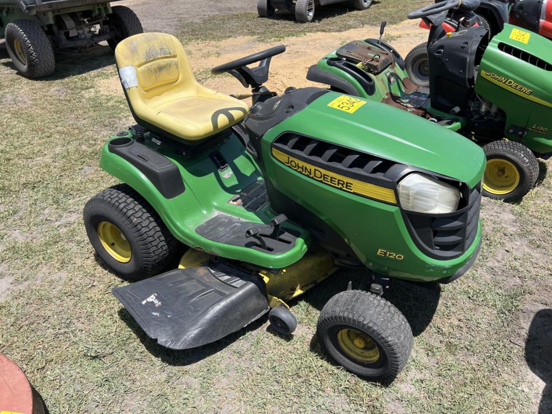 JOHN DEERE E120 RIDING MOWER - Image 2 of 3