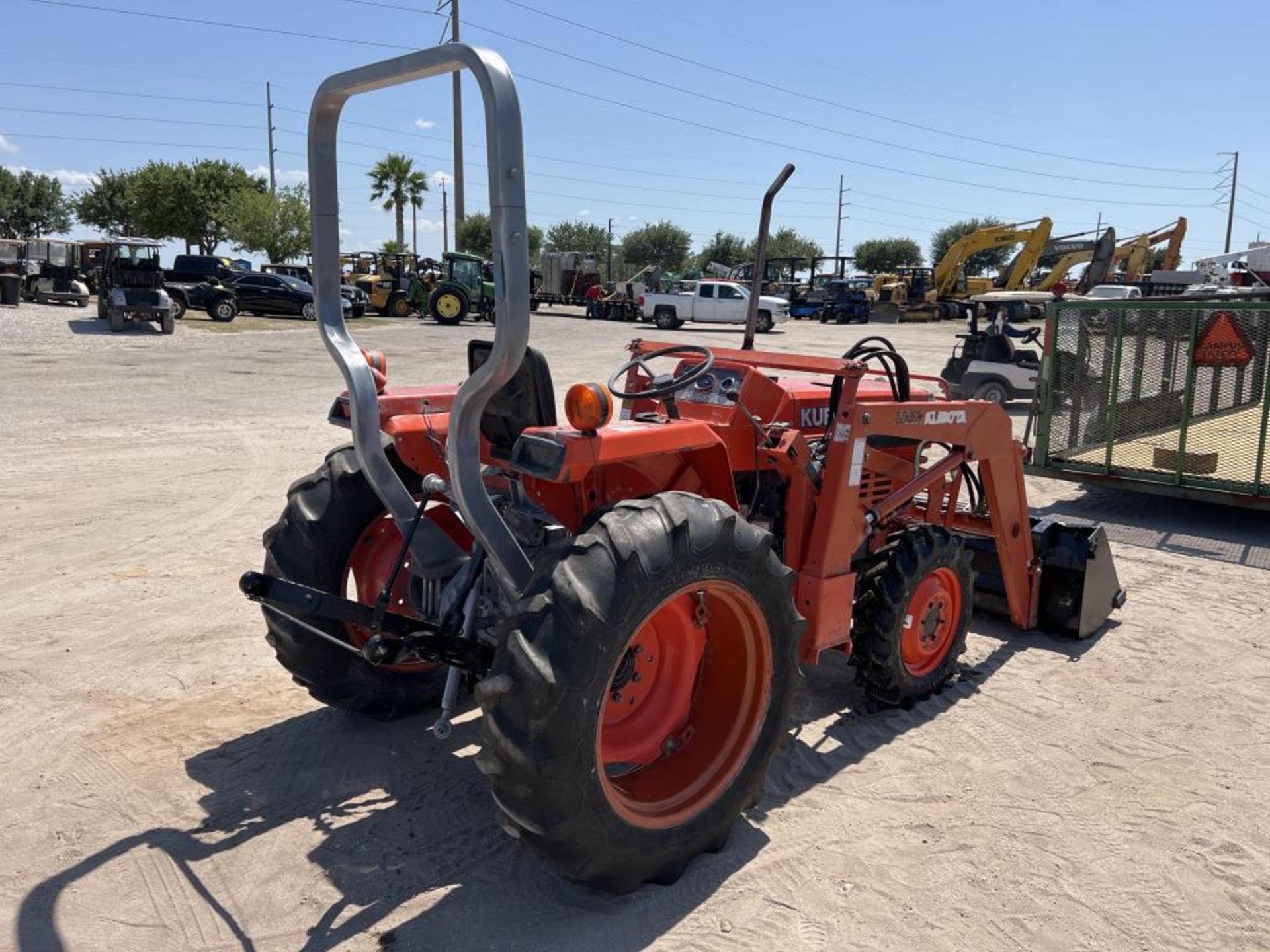 KUBOTA L2350 TRACTOR R/K - Image 4 of 6