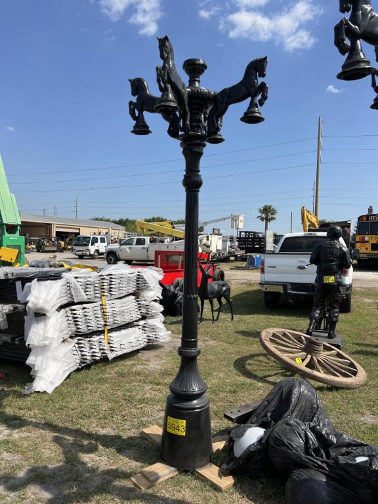 METAL LIGHT POST HORSE DECOR