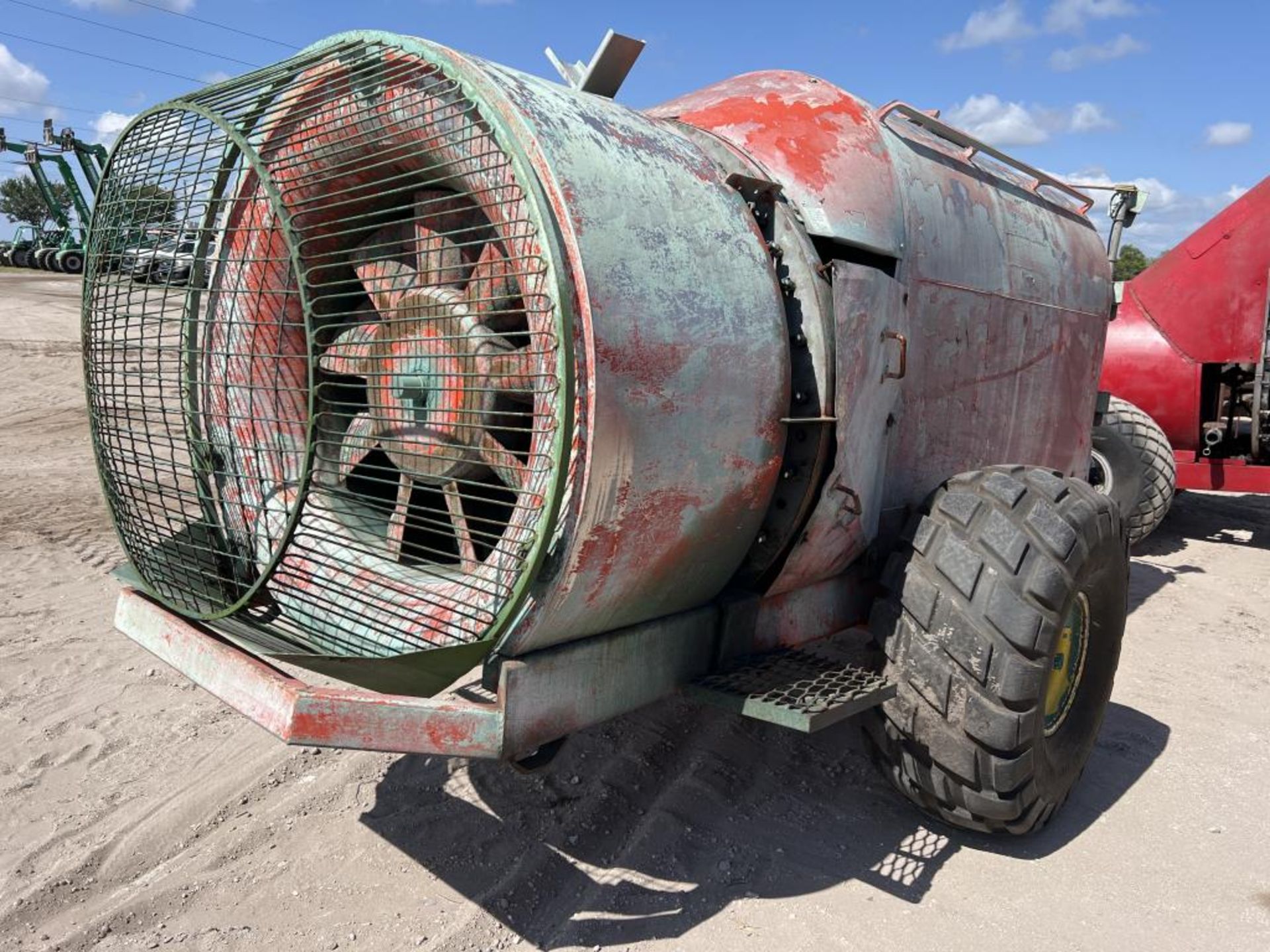 REARS 1,000 GALLON PTO DRIVEN SPEED SPRAYER - Image 3 of 4