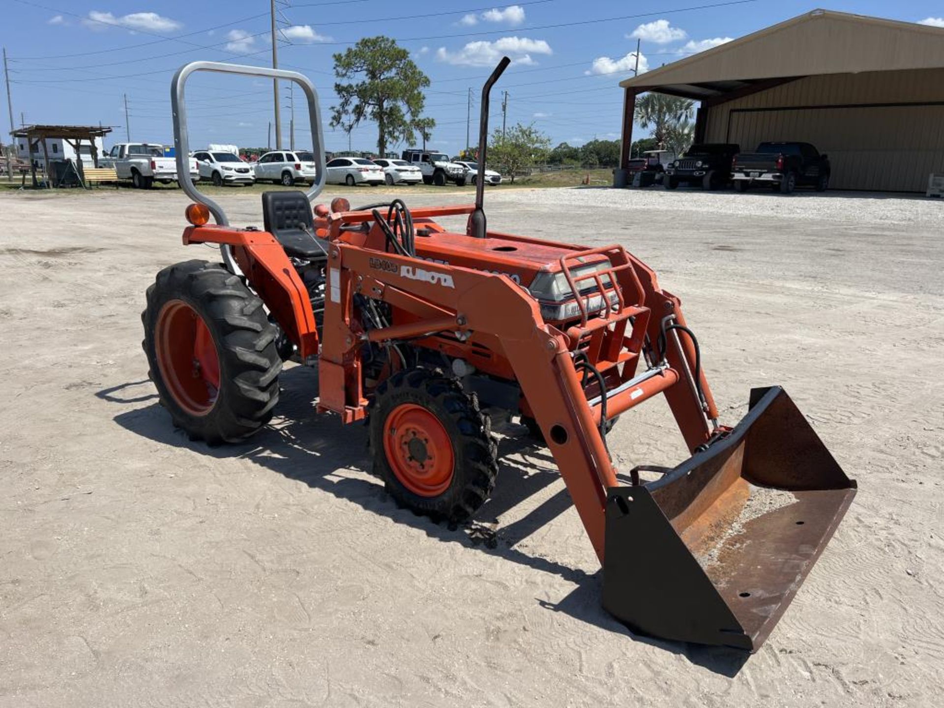 KUBOTA L2350 TRACTOR R/K - Image 5 of 6