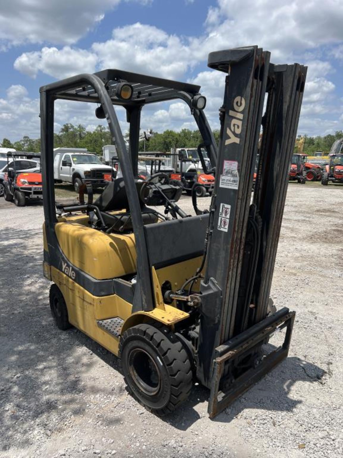 YALE 5,000LB CUSHION TIRE FORKLIFT - Image 5 of 5