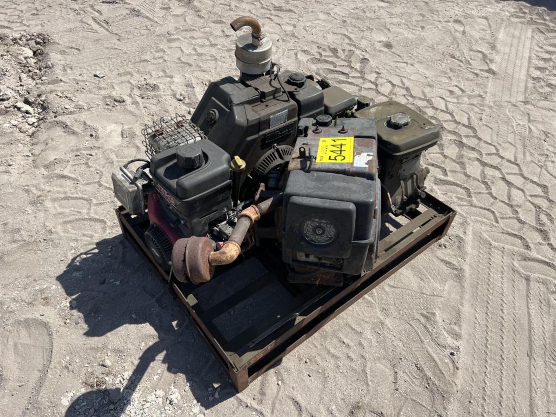 LOT OF GAS ENGINES - Image 2 of 2