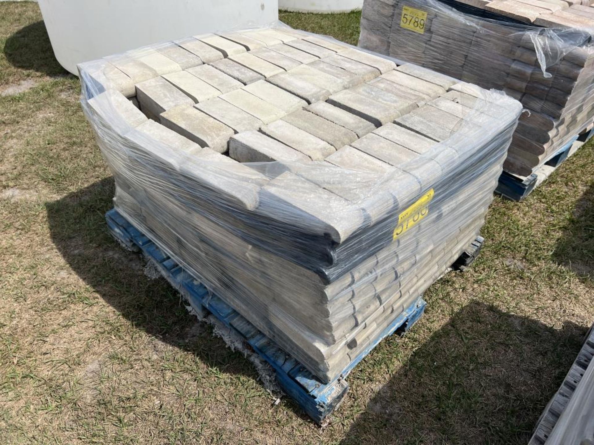 PALLET OF BRICK PAVERS