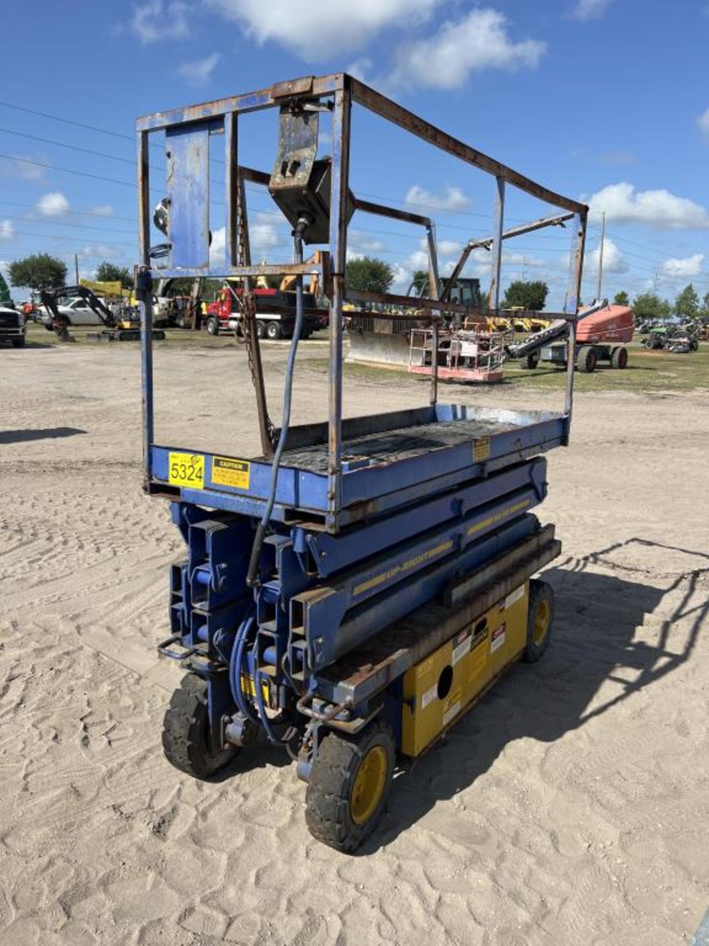 UP-RIGHT XL-19 ELECTRIC SCISSOR LIFT - Image 2 of 3