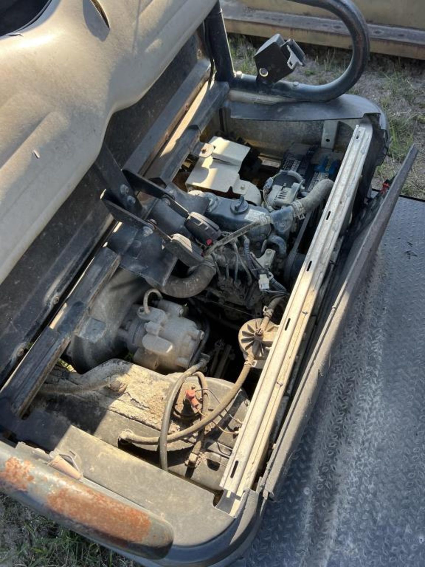 2016 CLUB CAR CARRYALL 1700 DIESEL UTV - Image 6 of 6