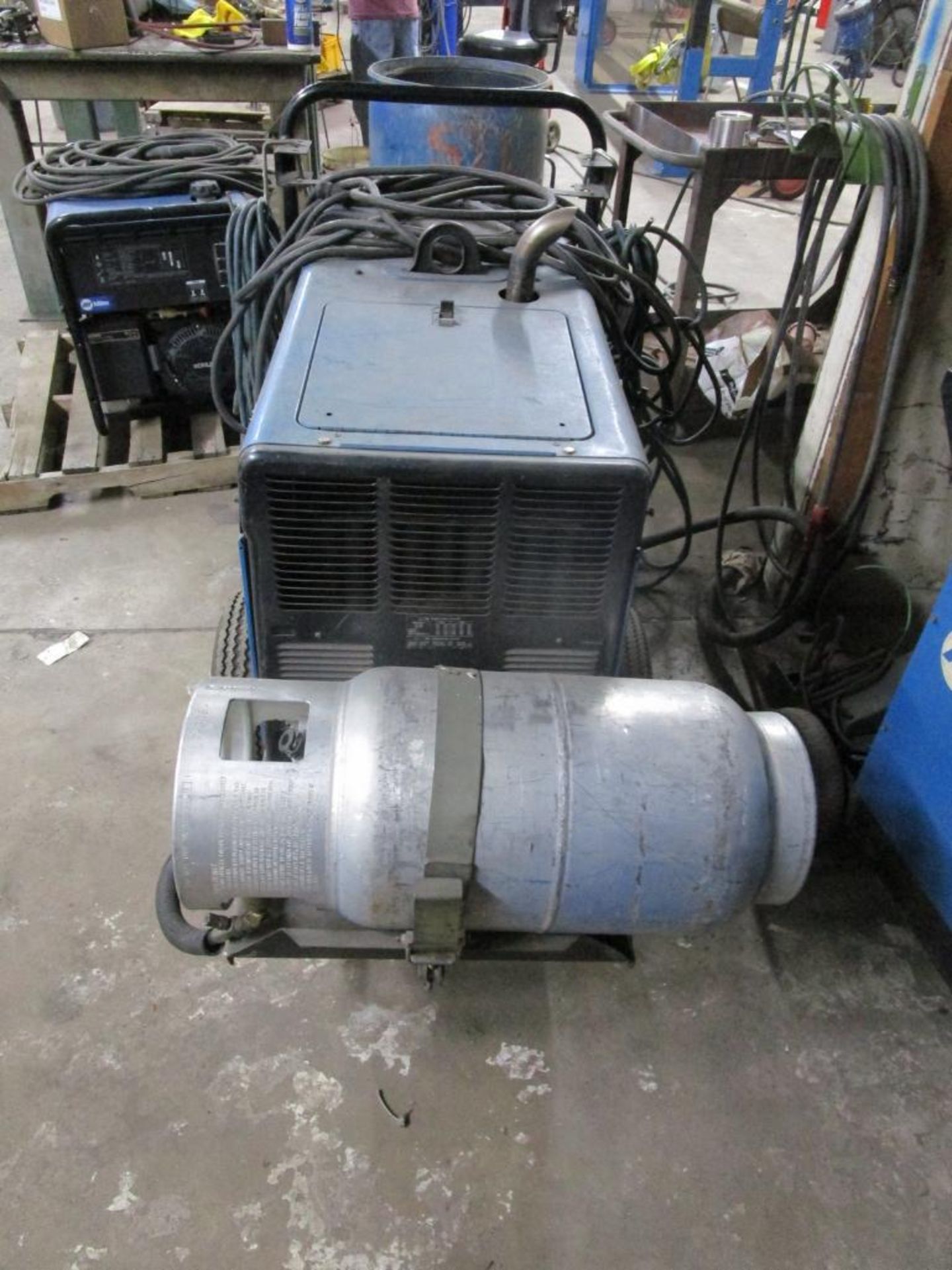 Miller Trailblazer 302 LPG 10,500-Watt Welder/Generator - Image 2 of 4