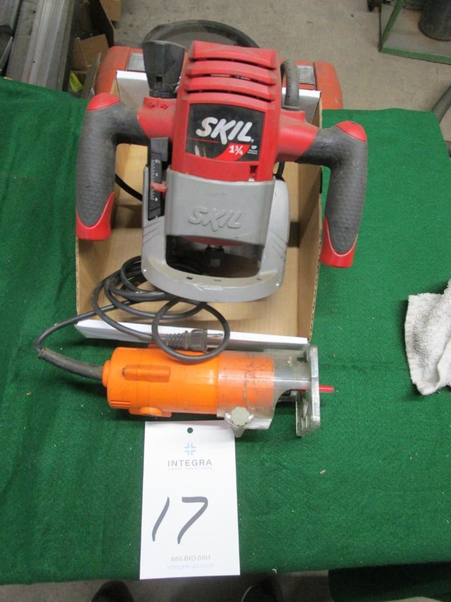 Skil 1810 Variable Speed Plunge Router