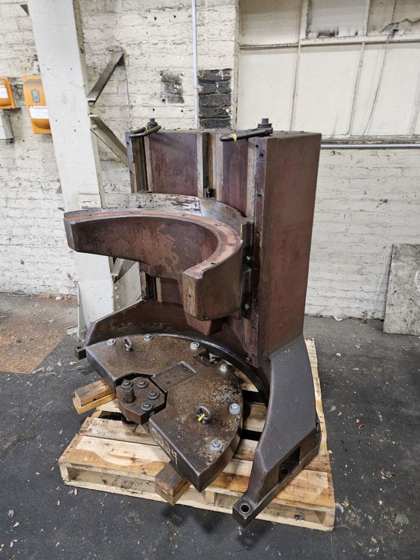 MAAG SH250/300S Gear Shaper - Image 10 of 10