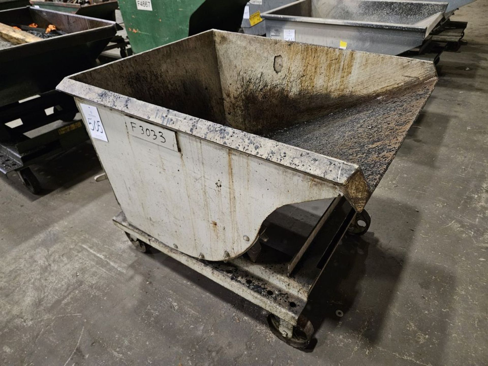 1/2 Yard Self Dumping Hopper with Wheels