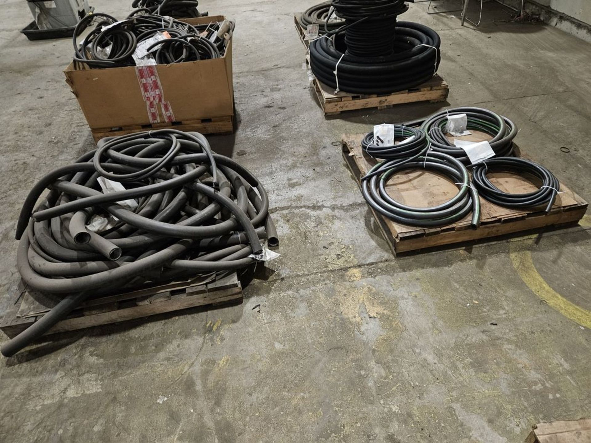 Lot of Assorted Hydraulic Hose with Fittings - Image 4 of 4