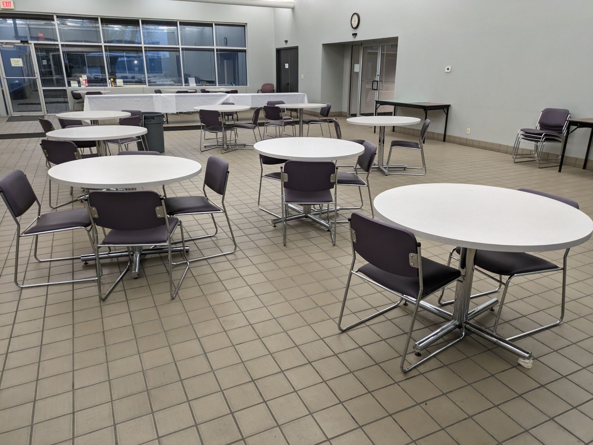 Lot of Cafeteria Furniture - Image 4 of 4