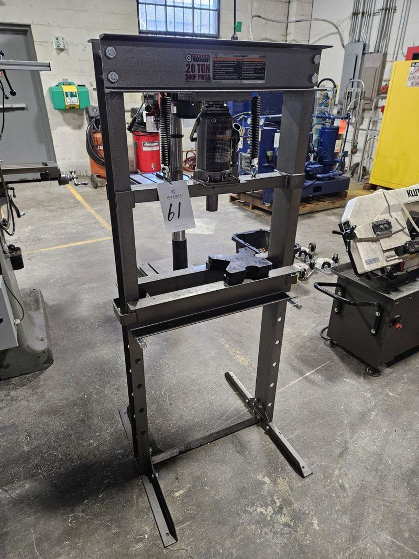 Central Machinery 20-Ton H-Frame Manual Hydraulic Shop Press