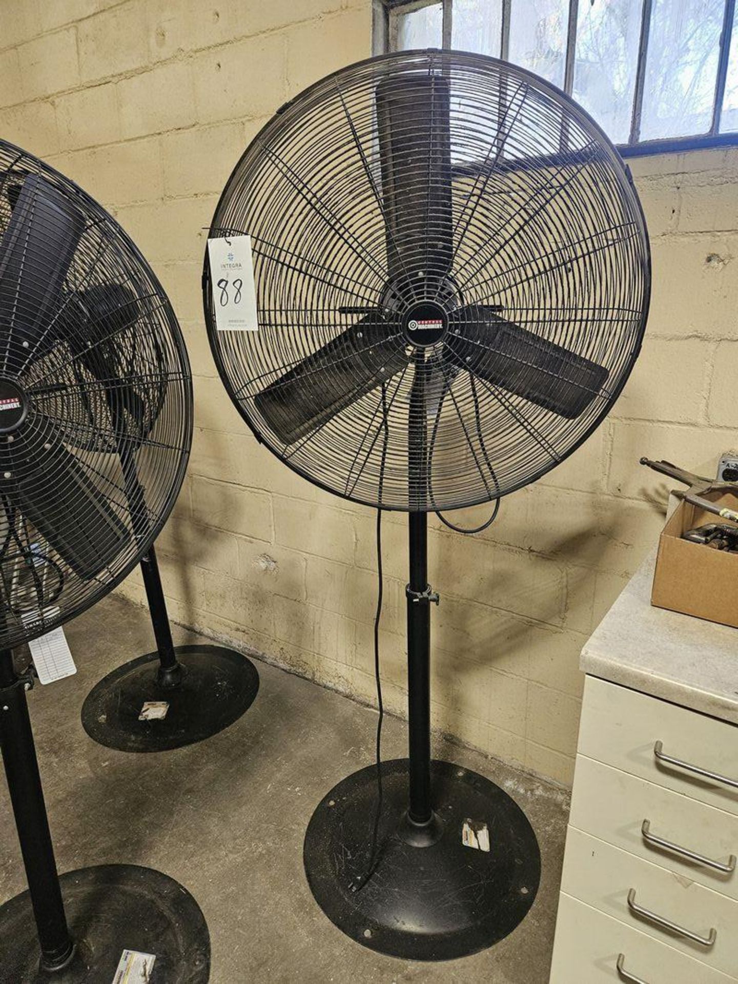 30" Central Machinery Pedestal Shop Fan