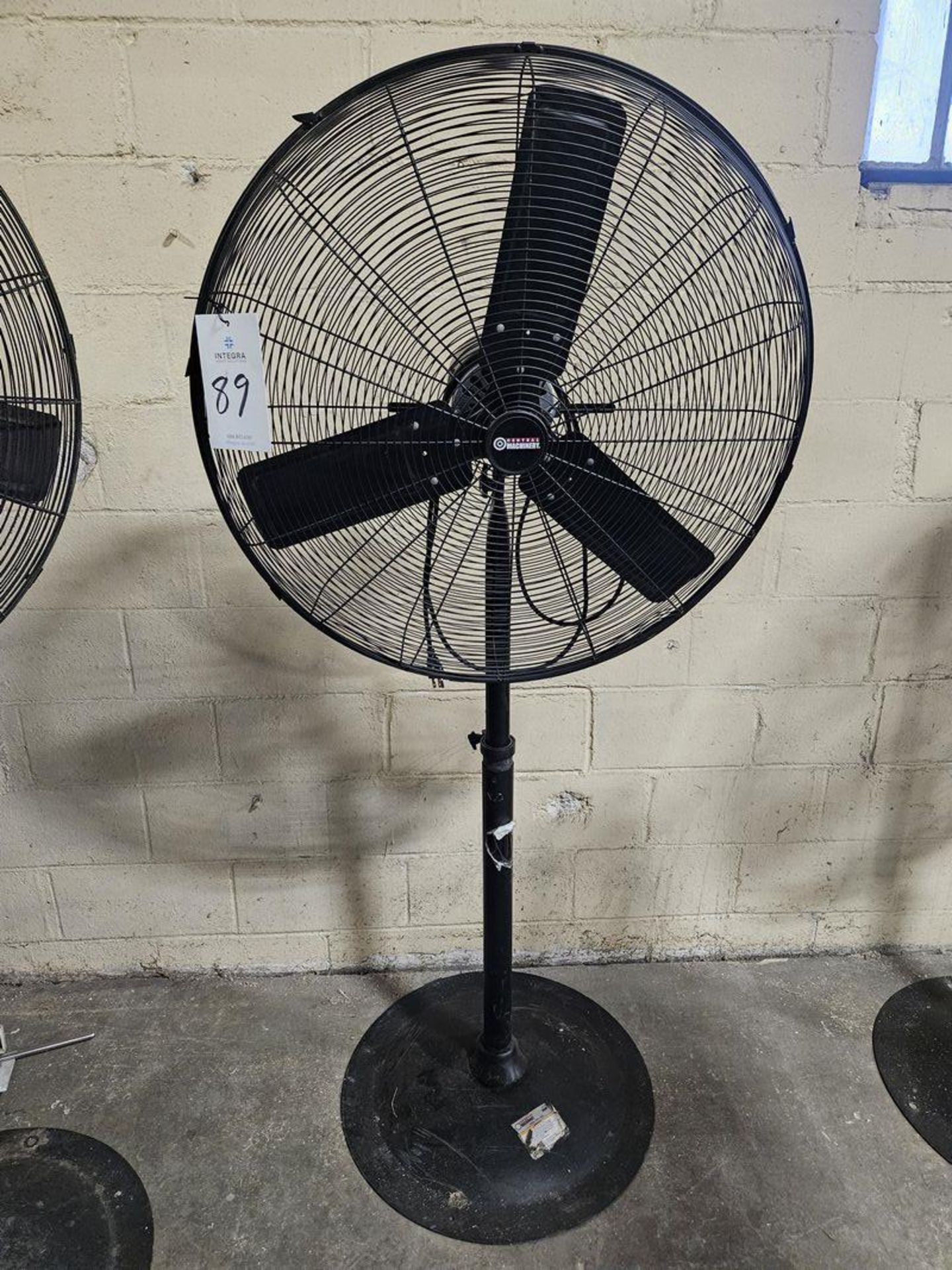 30" Central Machinery Pedestal Shop Fan