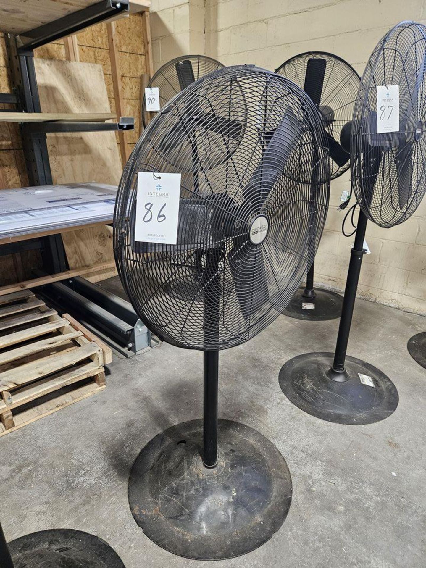 30" Chicago Pedestal Shop Fan