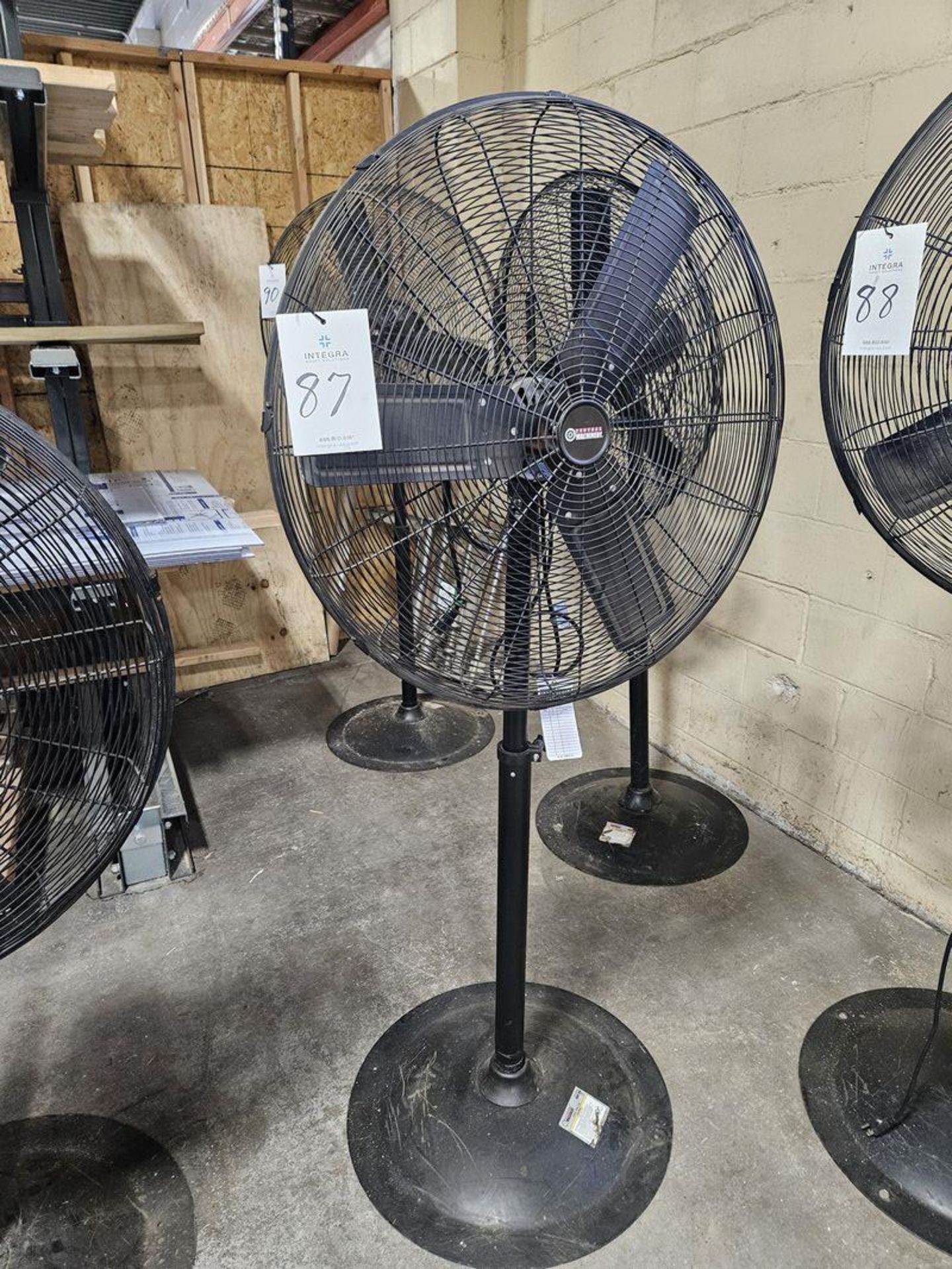 30" Central Machinery Pedestal Shop Fan