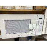 Magic Chef HMM11120W Microwave
