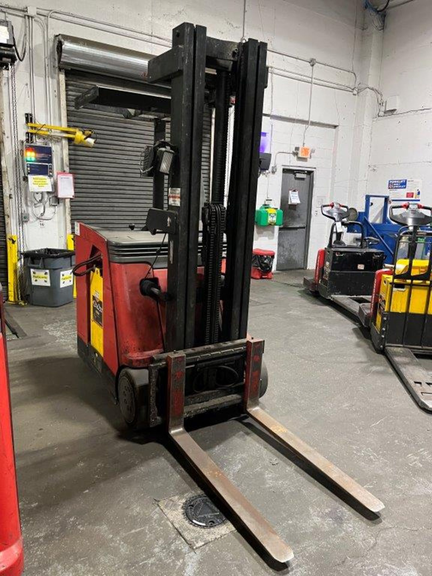 Raymond DSS300 3,000-Lb Capacity Standup Electric Forklift - Image 2 of 5