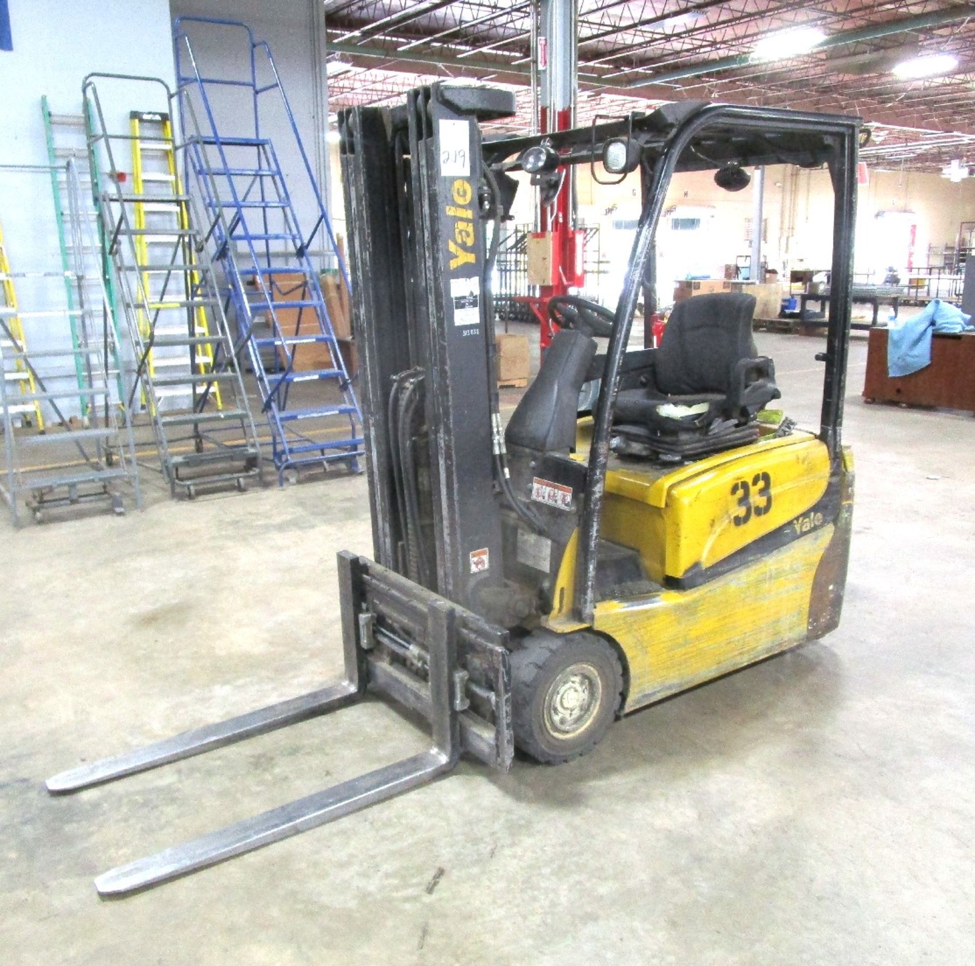 Yale ERP035VTN36TE082 3,850-Lb Electric Forklift Truck (Note: Delayed Delivery)