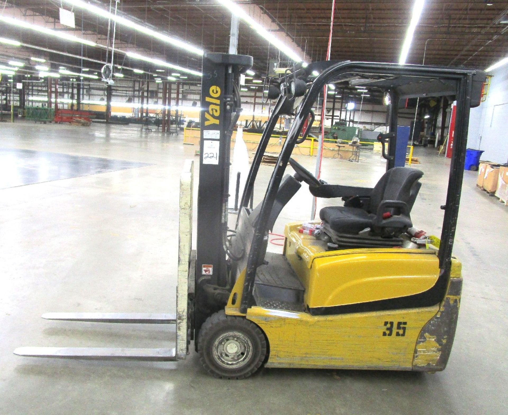 Yale ERP035VTN36TE082 3,850-Lb Electric Forklift Truck