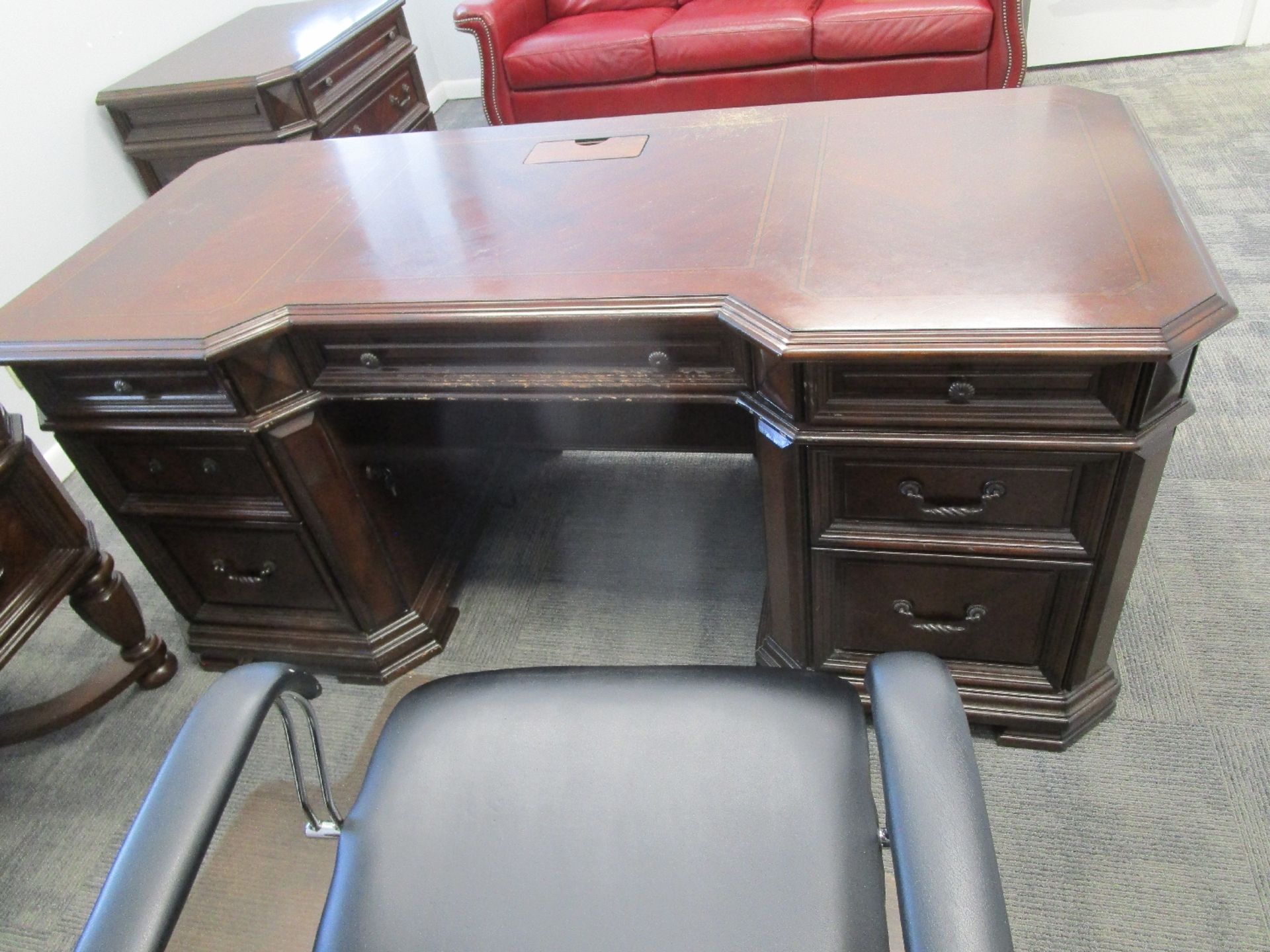 Lot of Executive Office Furniture - Image 5 of 6