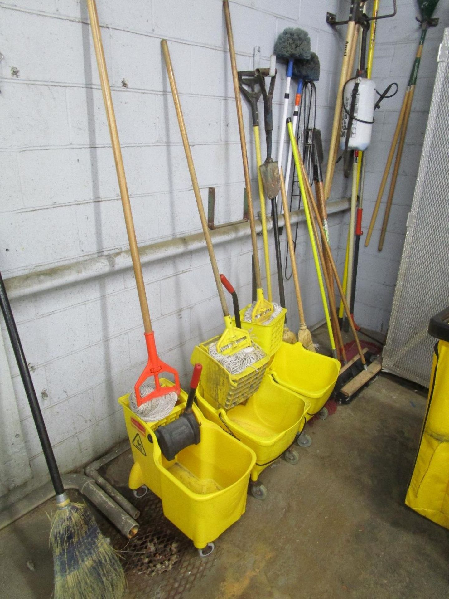Lot of Janitorial Supplies - Image 2 of 3