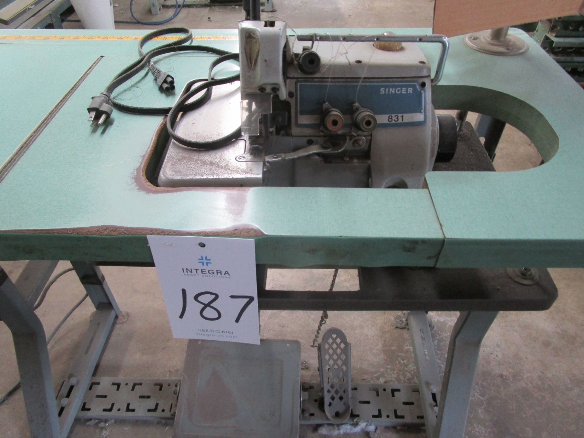 Singer 871 Sewing Machine