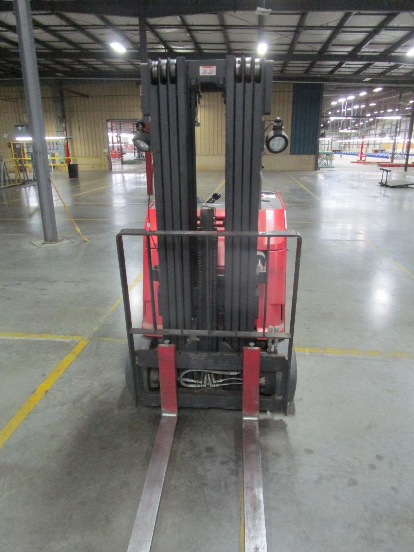 Raymond 425-C35QM 3,500-Lb Electric Stand Up Forklift Truck - Image 4 of 7