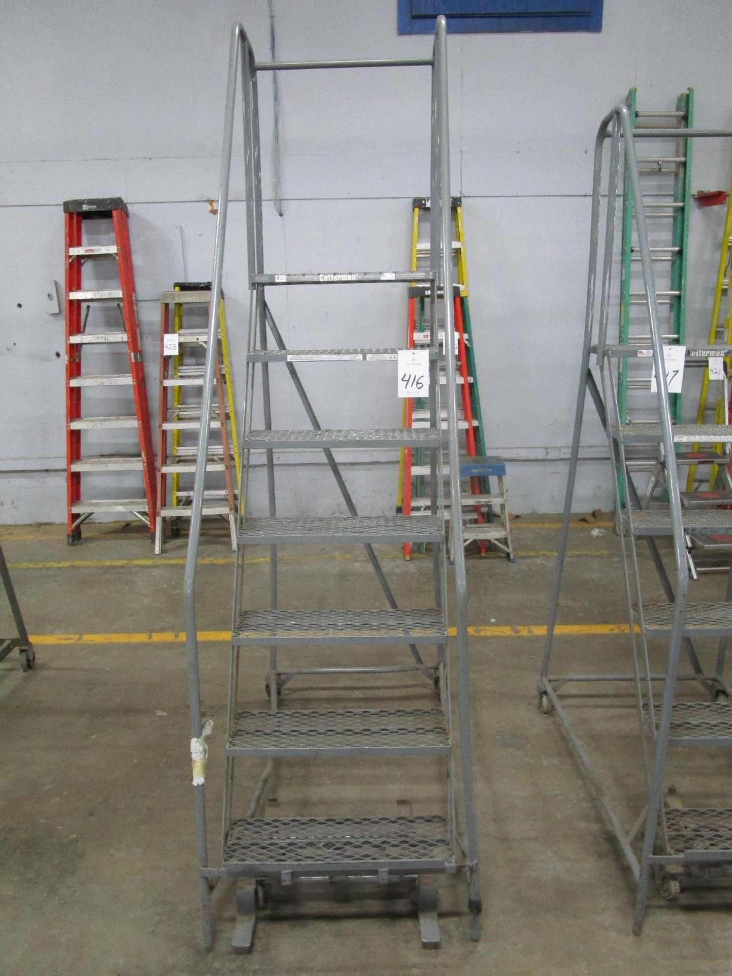 Cotterman 8-Step Saftey Ladder 350 Lbs Capacity
