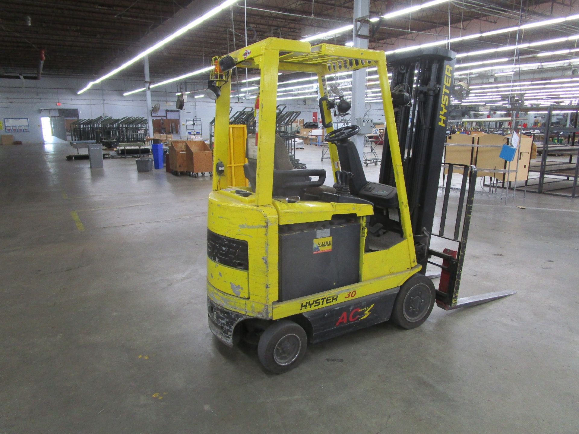 Hyster E30Z 2,850-Lb Electric Forklift Truck - Image 3 of 5
