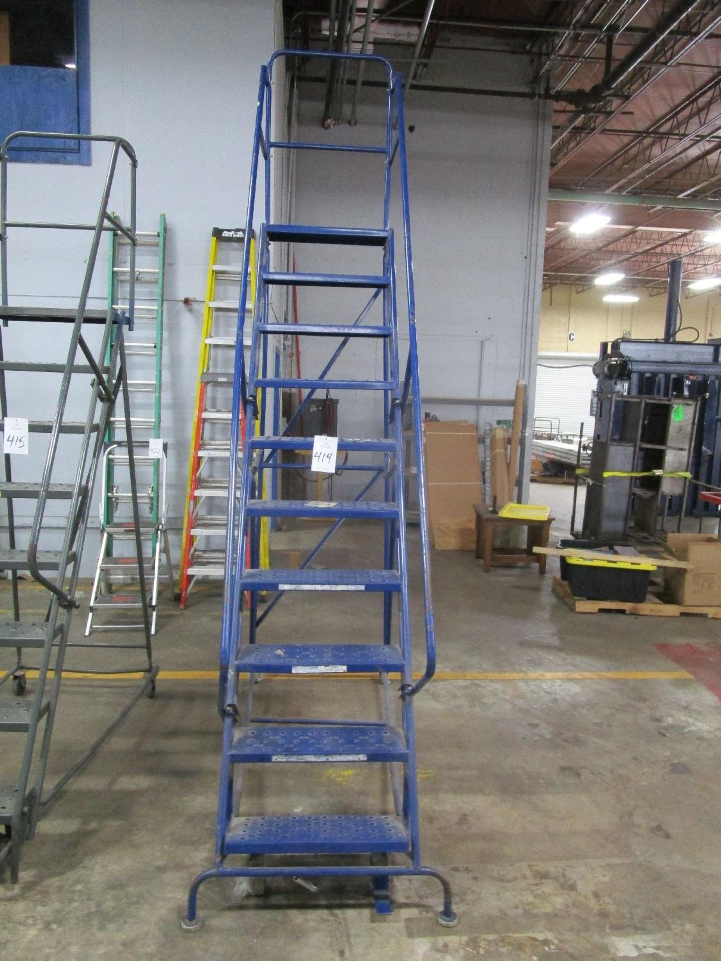 10-Step Saftey Ladder 400 Lbs Capacity