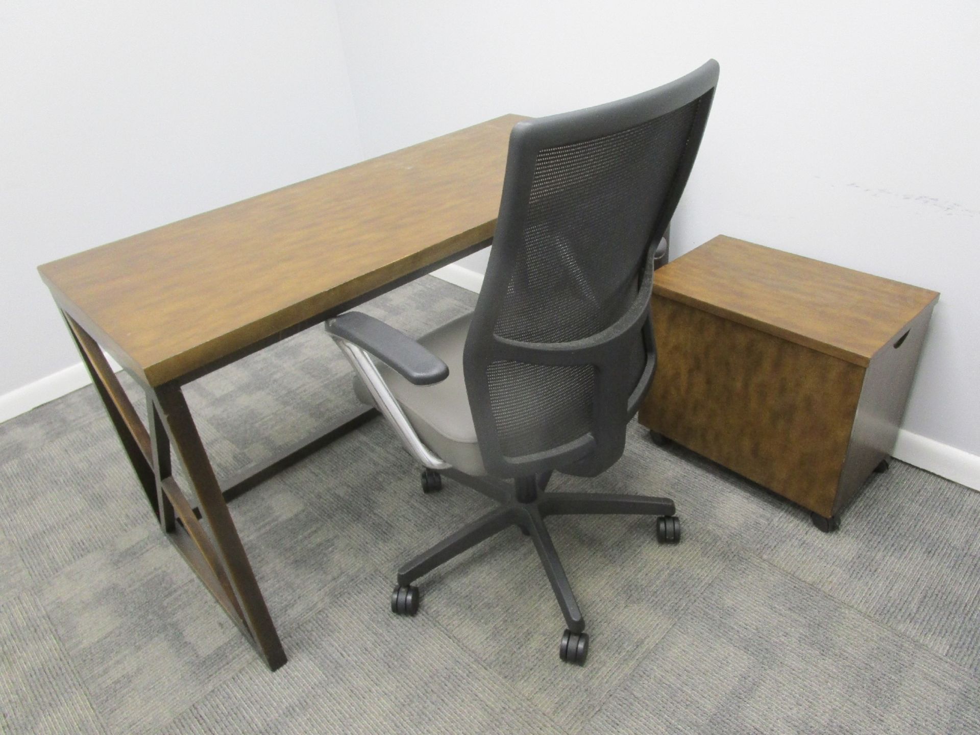 Lot of Executive Office Furniture - Image 4 of 4