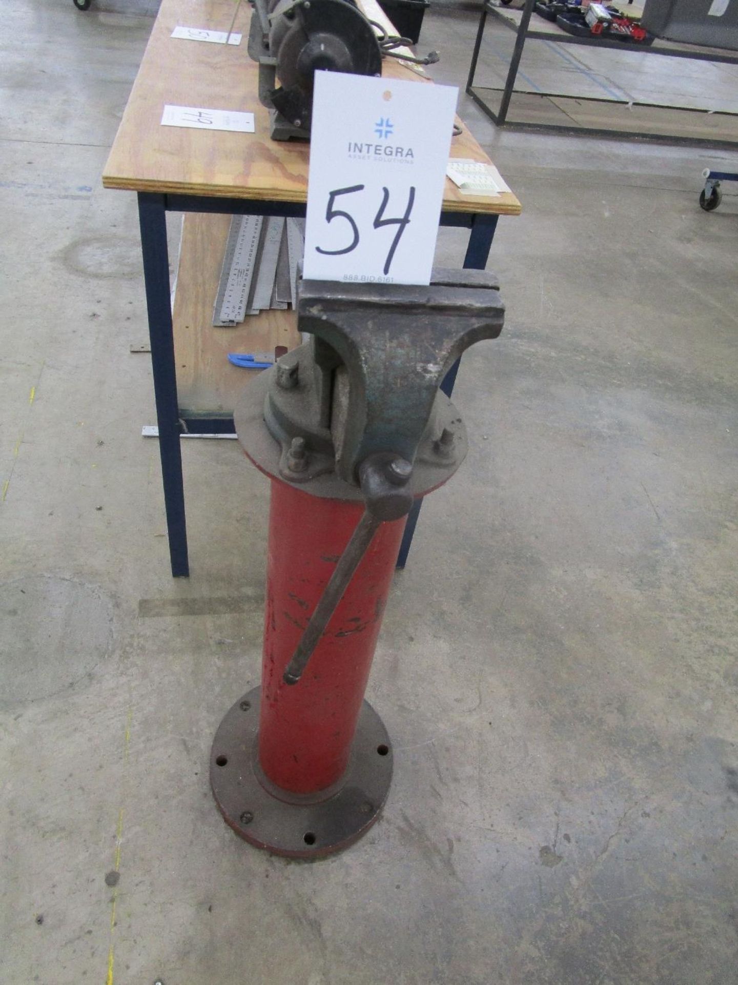 6" Bench Vise with Pedestal