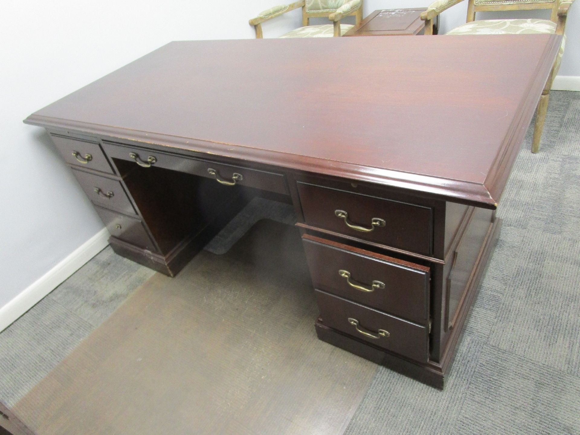 Lot of Executive Office Furniture - Image 4 of 5