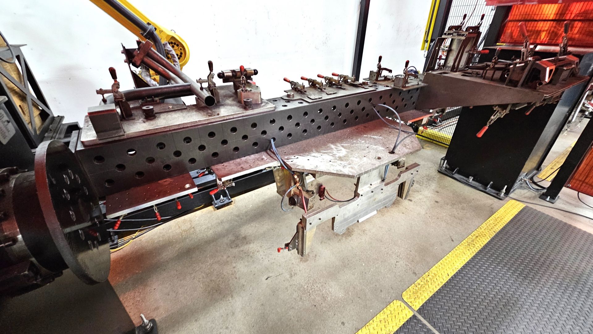 Lincoln/Fanuc Robotic Welding System - Bild 10 aus 26