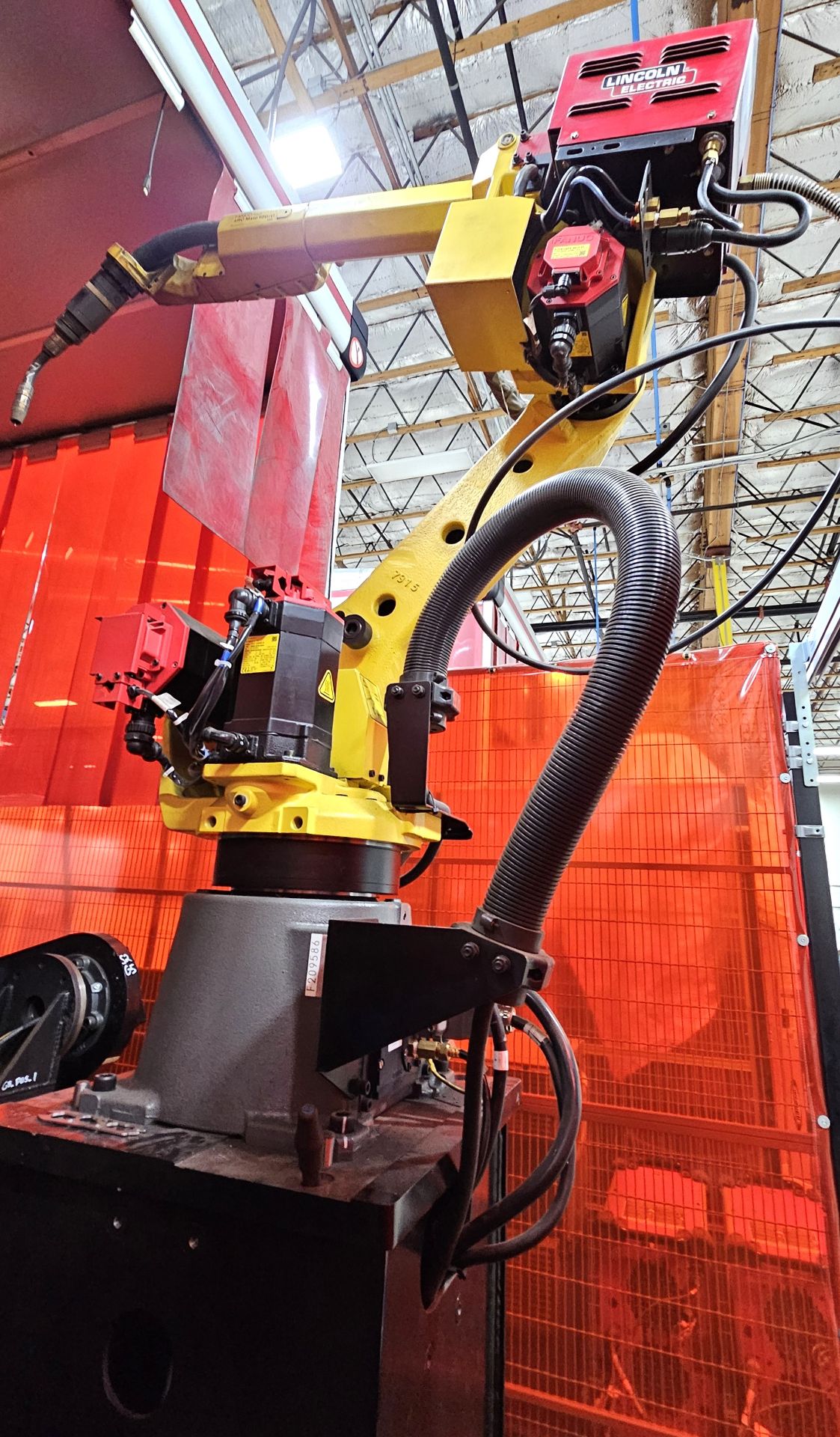 Lincoln/Fanuc Robotic Welding System - Image 13 of 22