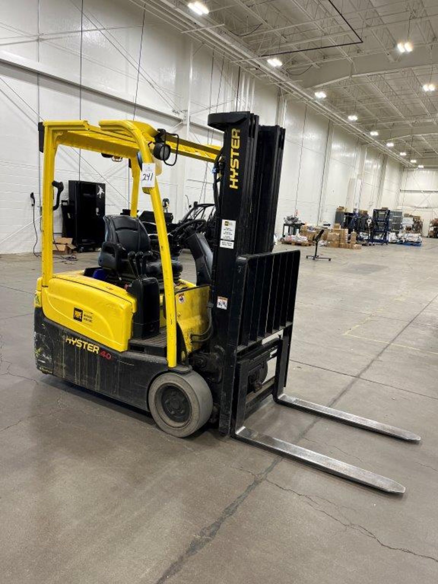 Hyster J40XNT 3,750-Lb LPG Forklift Truck