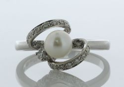 18ct White Gold Ladies Dress Diamond And Pearl Ring (PL6.00mm) - Valued By AGI £2,215.00 - A 6mm