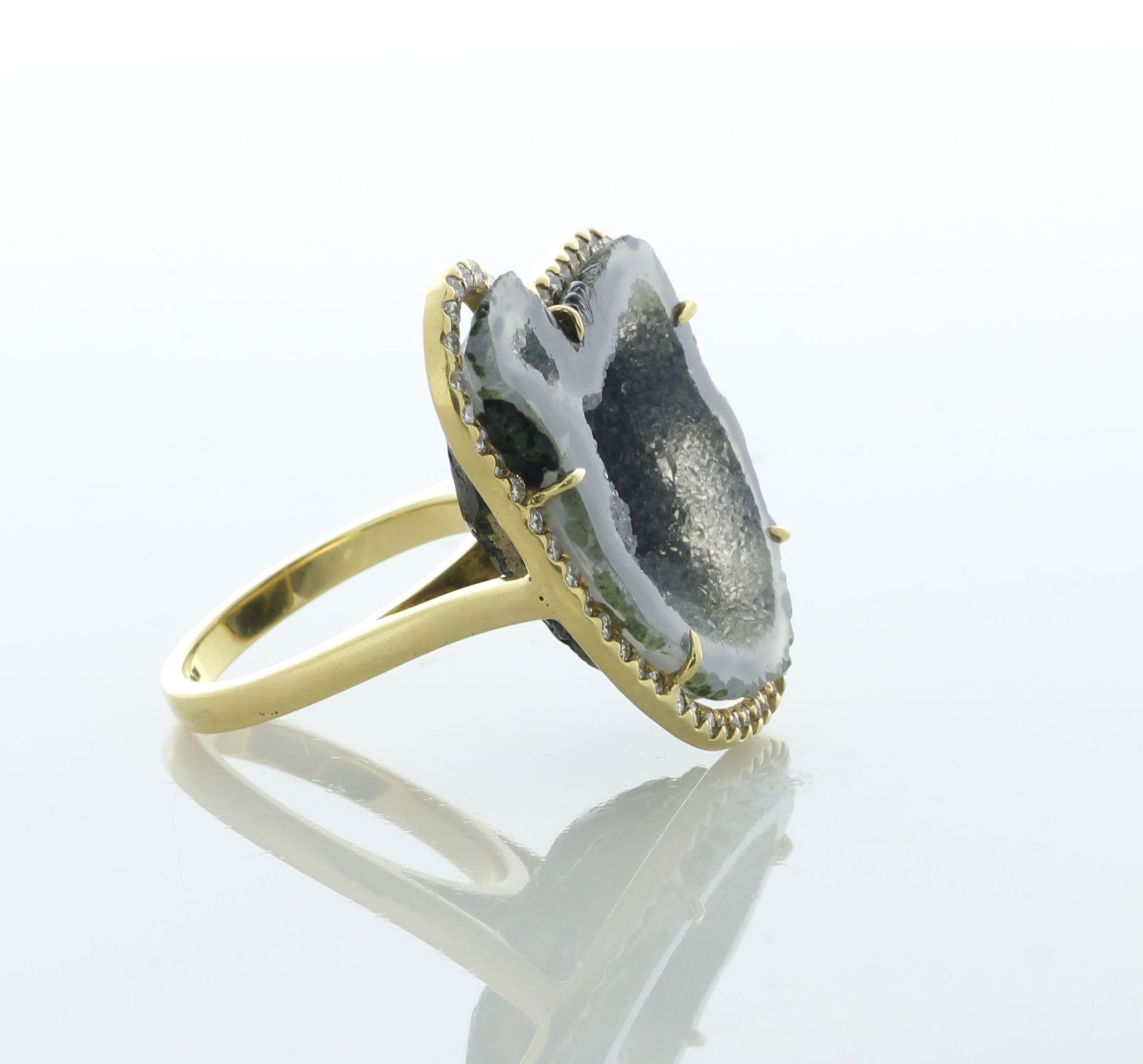 18ct Yellow Gold Diamond And Fossil Ring 0.60 Carats - Valued By AGI £7,560.00 - A stunning green/ - Image 2 of 5