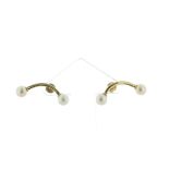 18ct Yellow Gold Pearl Bar Earring - Valued By AGI £4,500.00 - Stylish bar earrings. A pearl is