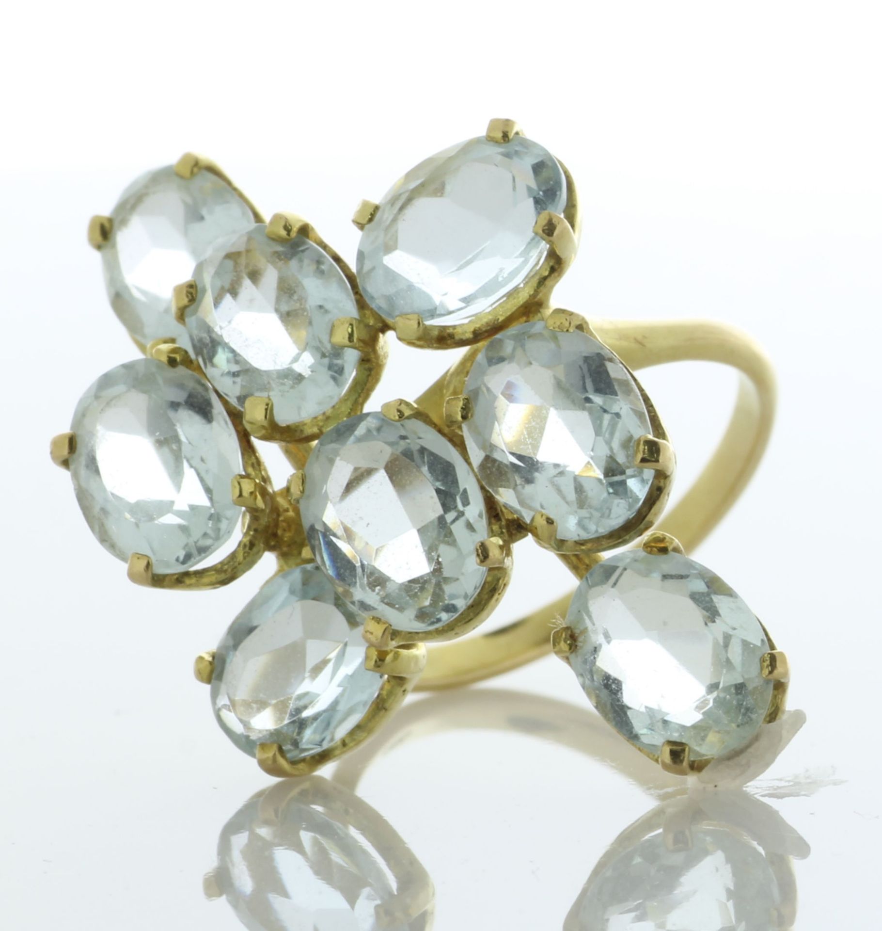 18ct Yellow Gold Aqua Marine Cluster Ring - Valued By AGI £3,105.00 - Eight oval aqua marine