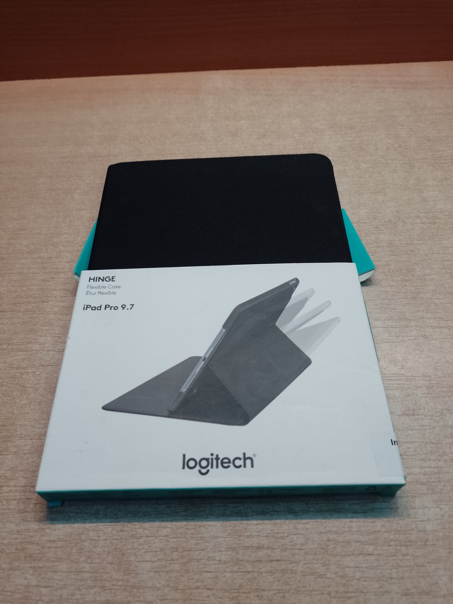 RRP £20.10 Logitech HINGE 24.6 cm (9.7 inches) Folio Black Case for Tablet (Folio - Image 2 of 2