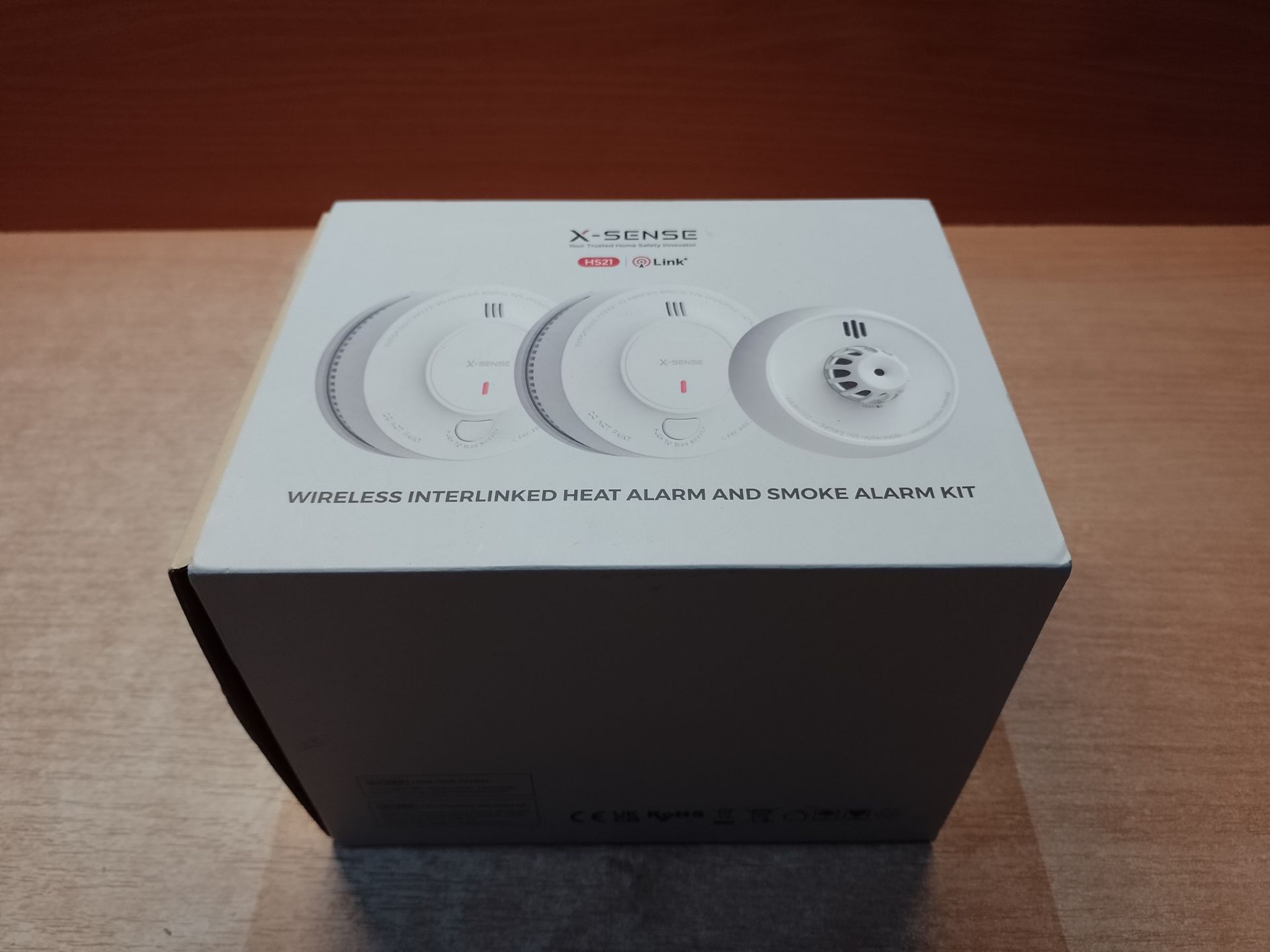 RRP £66.99 X-Sense Wireless Interlinked Smoke and Heat Alarms Bundle - Image 2 of 2