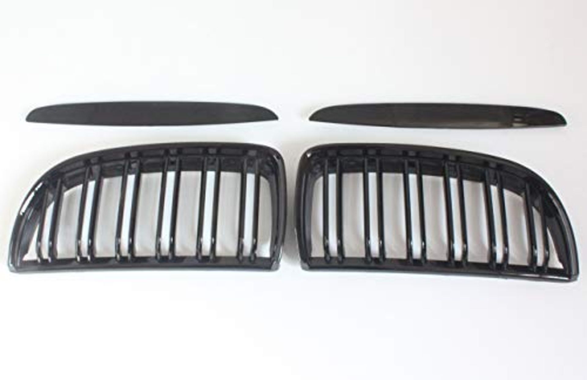 RRP £45.09 YAYALIU Front Bumper Kidney Grill car Grille for 05-08