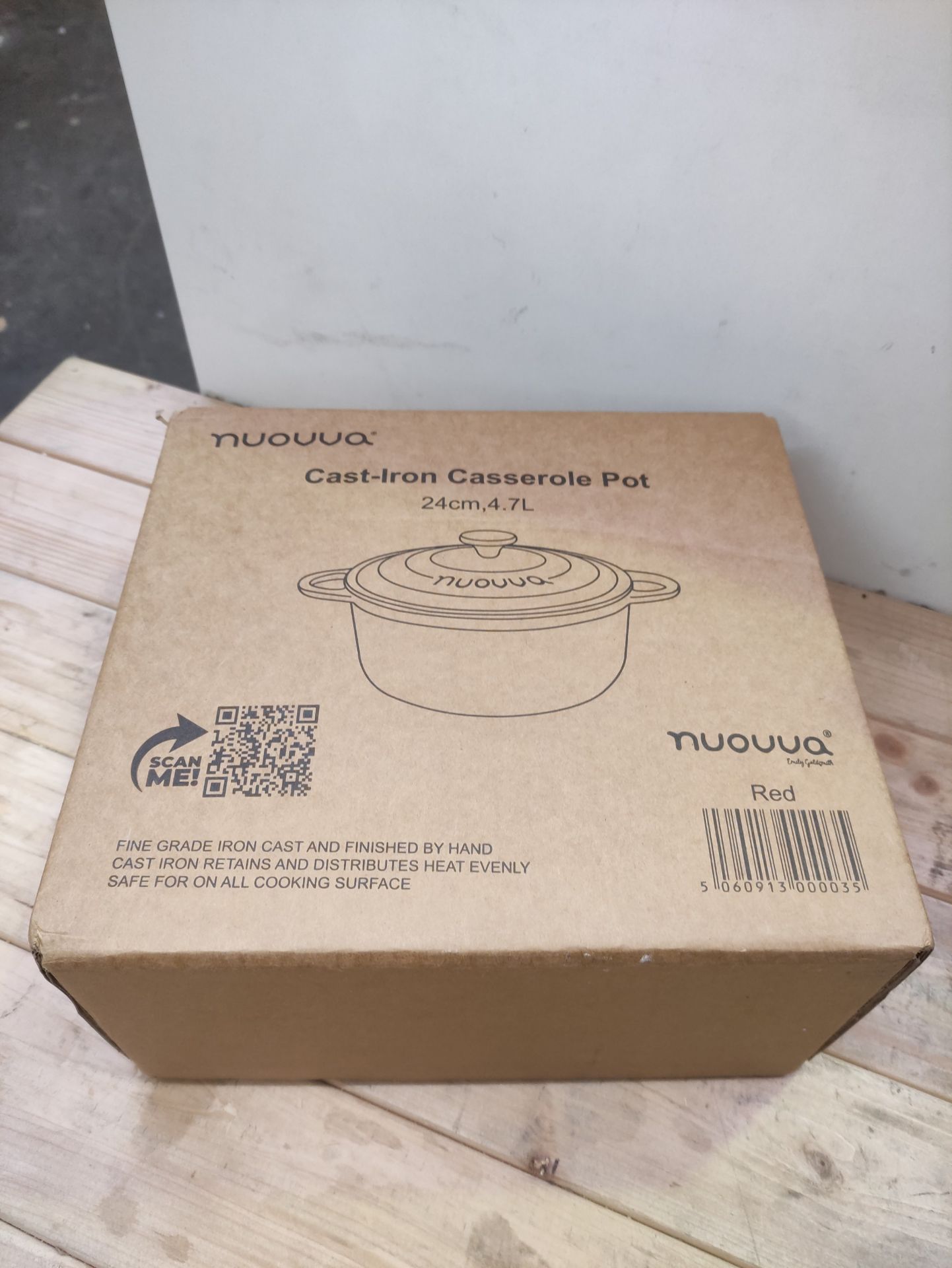 RRP £45.65 Cast Iron Pot with Lid Non-Stick Ovenproof Enamelled - Image 2 of 2