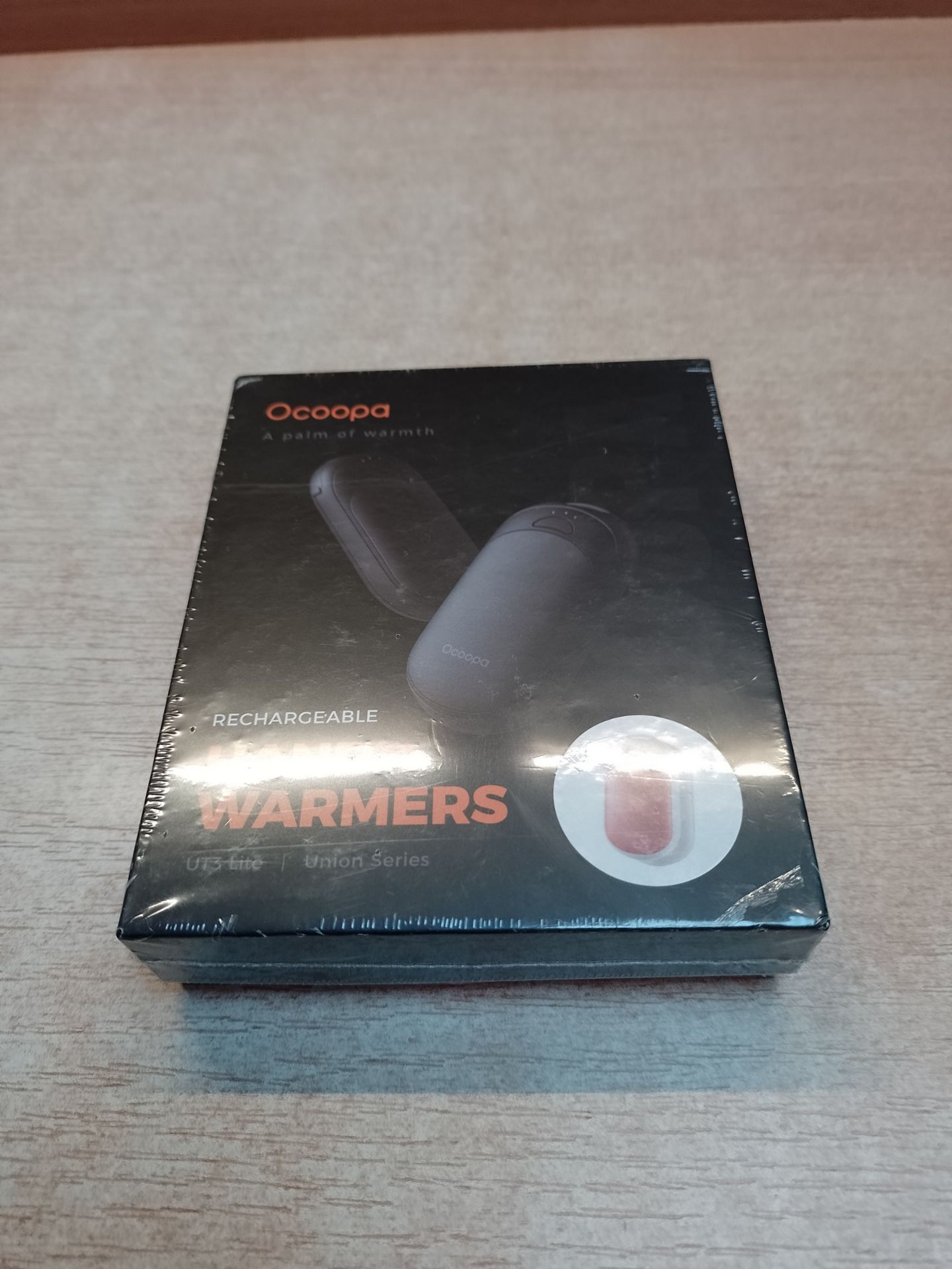 RRP £23.61 OCOOPA Magnetic Rechargeable Hand Warmers 2 Pack - Image 2 of 2