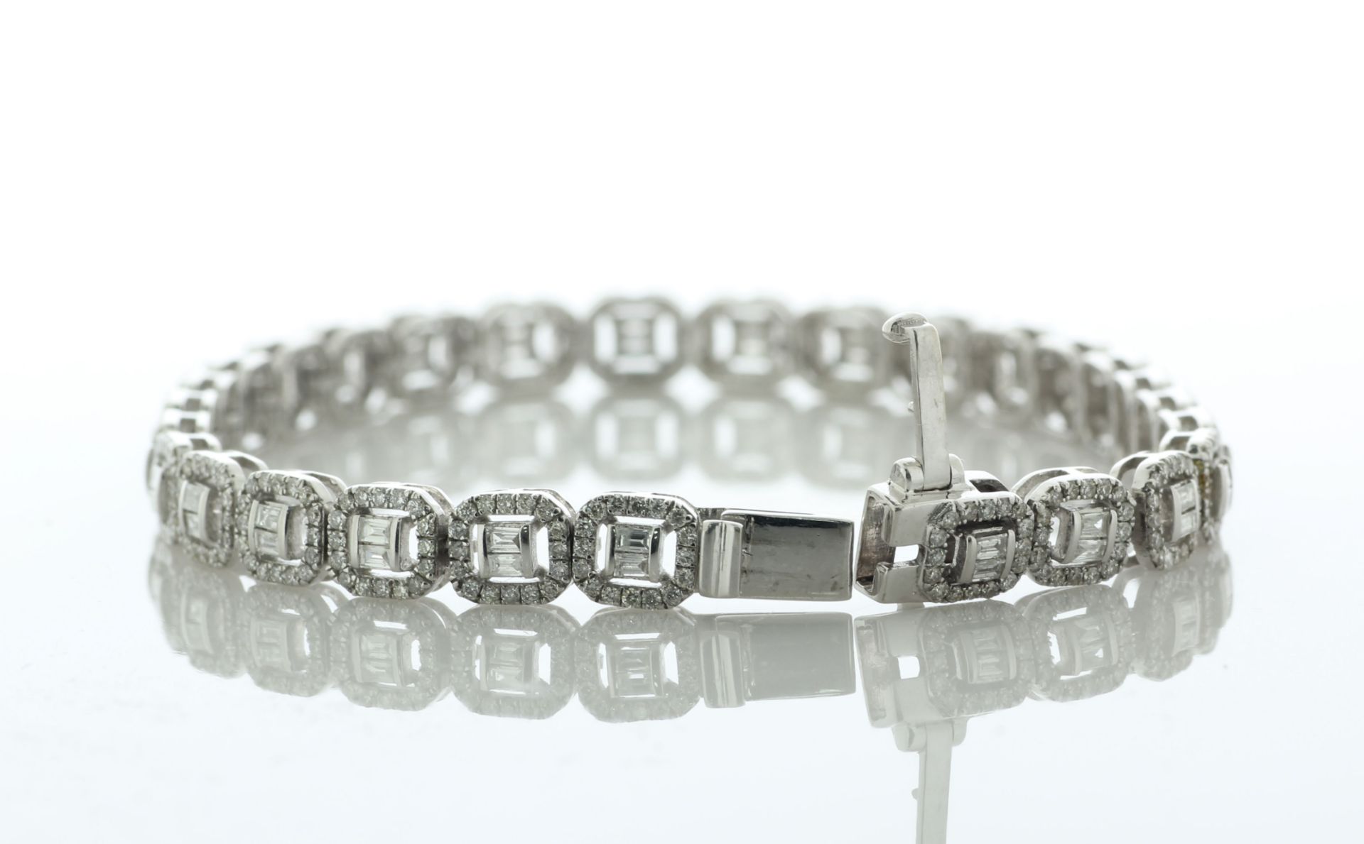 18ct White Gold Fancy Diamond Link Bracelet 4.00 Carats - Valued By AGI £9,995.00 - This stunning - Image 3 of 6