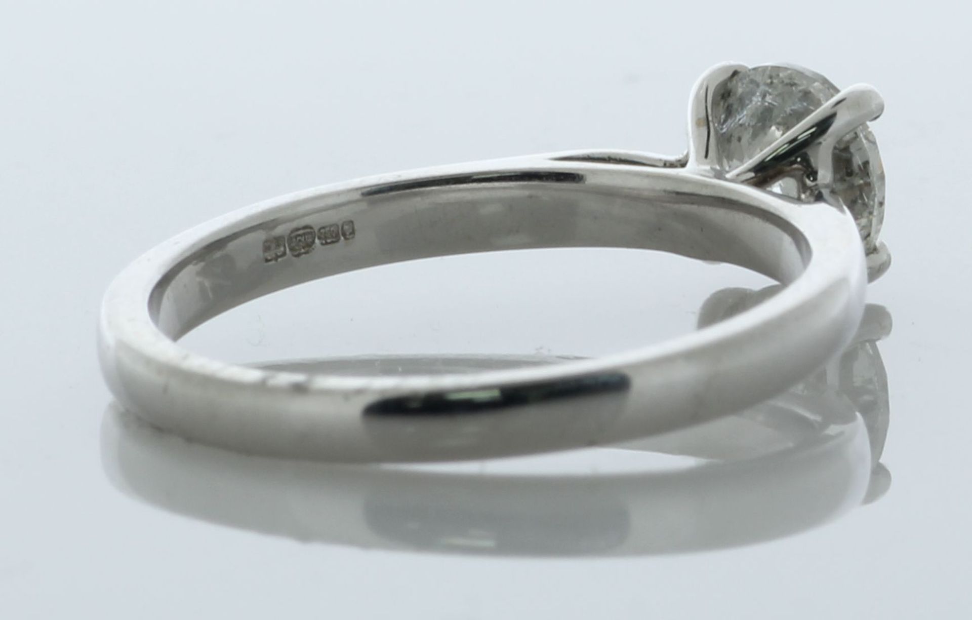 18ct White Gold Single Stone Prong Set Diamond Ring 1.00 Carats - Valued By AGI £7,795.00 - One - Image 3 of 4